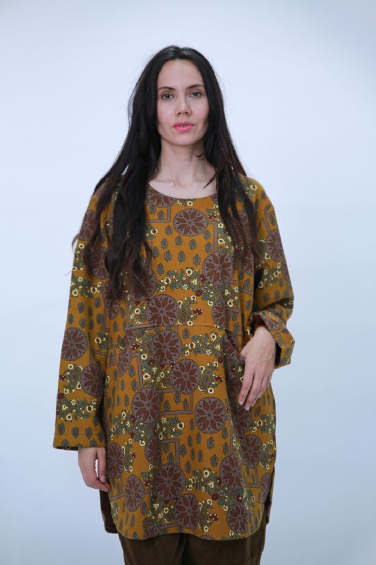 Mesmerising Retro-Inspired Patterned Blouse - Size M